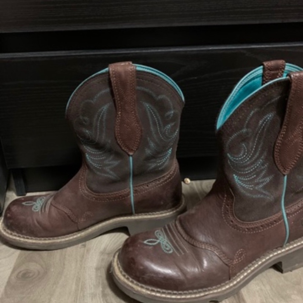 Ariat women’s 7.5 fat baby boots
